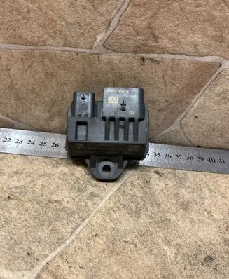 BMW 3 GT F34 Glow plug pre-heat relay 8570087
