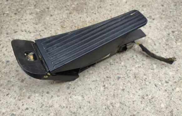 Volvo XC90 Accelerator throttle pedal 