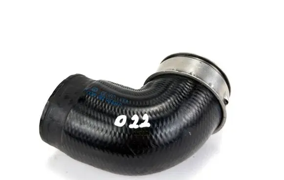 Volkswagen PASSAT B5.5 Intercooler hose/pipe 3B0145834P