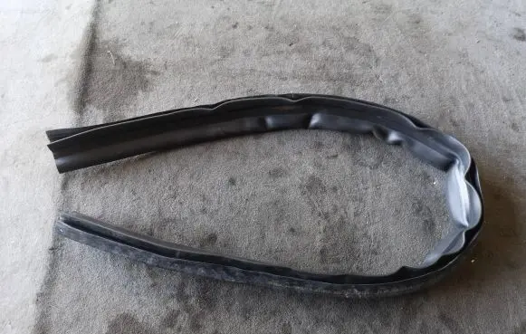 Porsche Macan (95B) Engine compartment rubber 95B823737