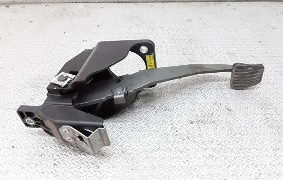 Chevrolet Nubira Brake pedal