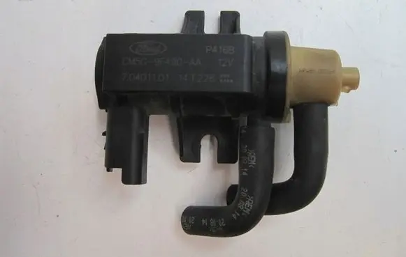 Ford Fiesta Valve vacuum CM5G9F490AA