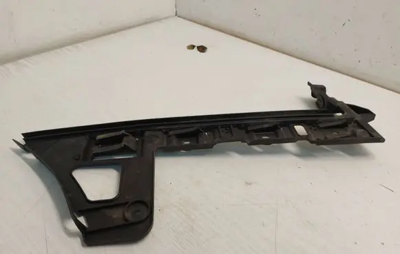 Volkswagen PASSAT B6 Front bumper mounting bracket 3C9807393