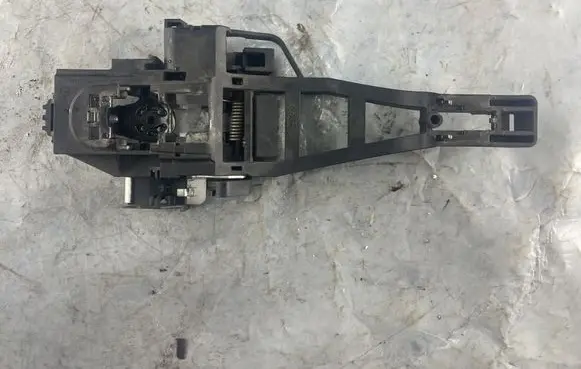 Front door exterior handle/bracket