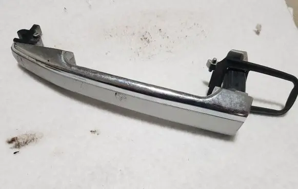 Mercedes-Benz C W202 Front door exterior handle