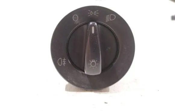 Volkswagen Golf IV Light switch 1C0941531