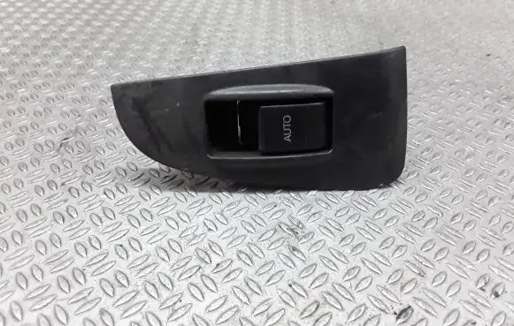 Toyota Avensis T250 Electric window control switch 7427105020