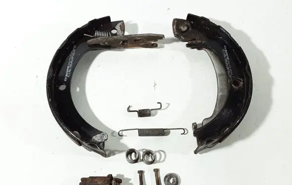 Toyota Verso Handbrake/parking brake pads 