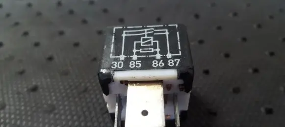 Audi A4 S4 B5 8D Other relay 443951253J 899511000