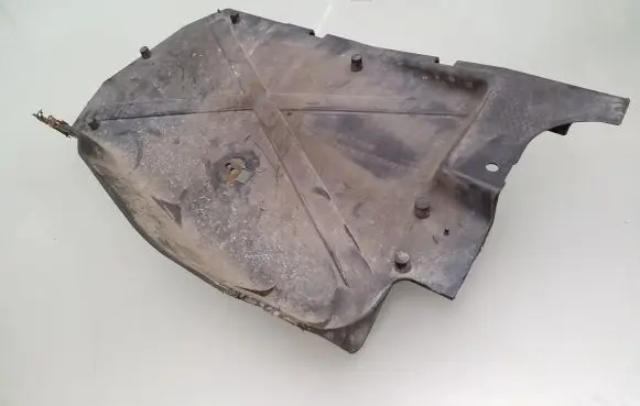 Opel Vivaro Engine splash shield/under tray 93857408 8200505045