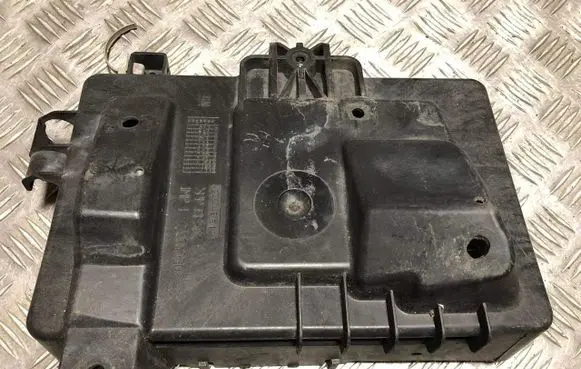Opel Zafira A Battery tray 24449812