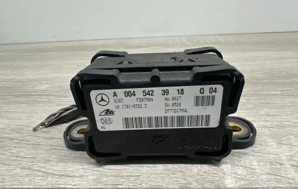 Mercedes-Benz S W221 ESP acceleration yaw rate sensor A0045423918 10170103823 DT77D17MWL