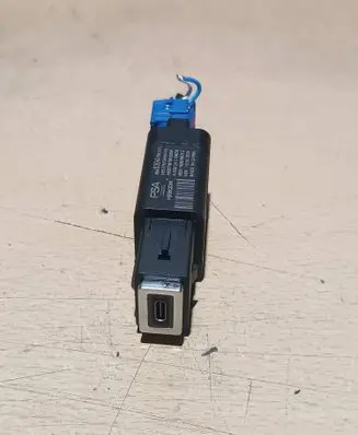 USB socket connector