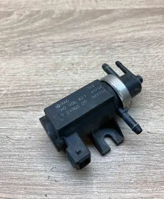Volkswagen Golf IV Turbo solenoid valve 1H0906627 72190320 94T334