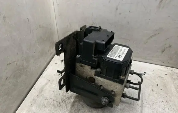 KIA Sorento ABS Pump 589103E310