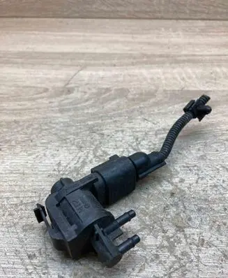Volkswagen PASSAT B5.5 Turbo solenoid valve 1J0906283C