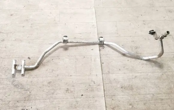 Nissan Navara D40 Engine coolant pipe/hose