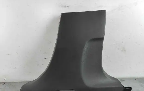 Volvo XC40 (B) pillar trim (bottom) 31457497
