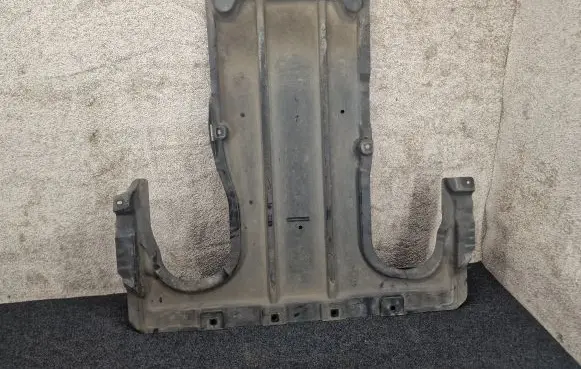 Mercedes-Benz C W205 Gearbox bottom protection A2135240830