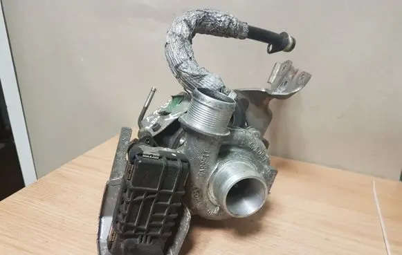 Audi A8 S8 D3 4E Turbo 057145701