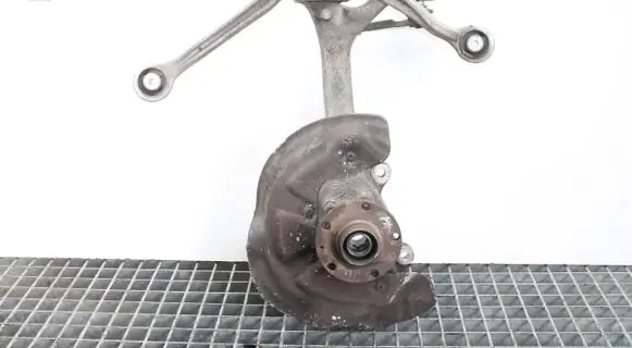 Audi A6 S6 C6 4F Front wheel hub