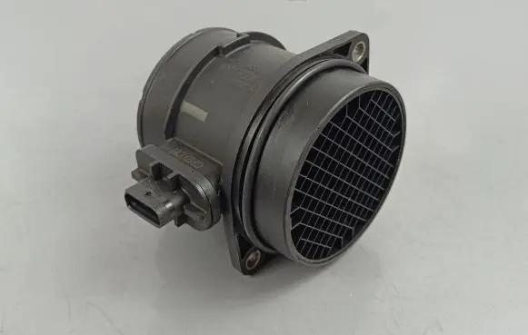 KIA Sorento Mass air flow meter 9021050010