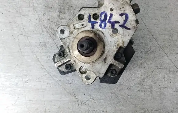 Renault Megane II Fuel injection high pressure pump 