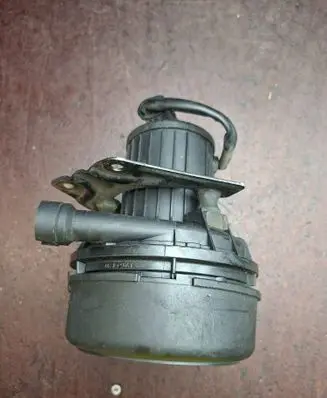 BMW 3 E46 Secondary air pump 72812402 1172040303 751495303