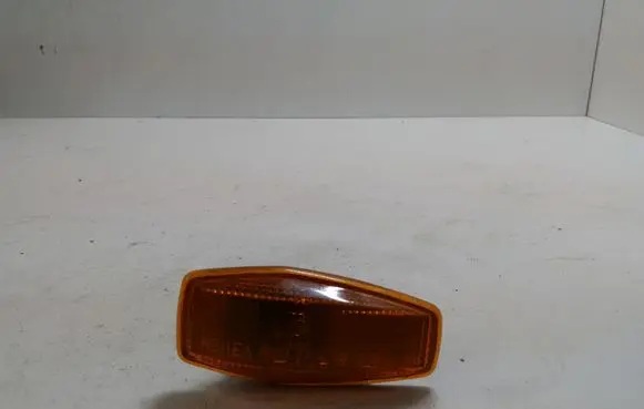 Hyundai Coupe Front fender indicator light 923043B1