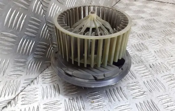 Alfa Romeo 147 Front door blower motor 