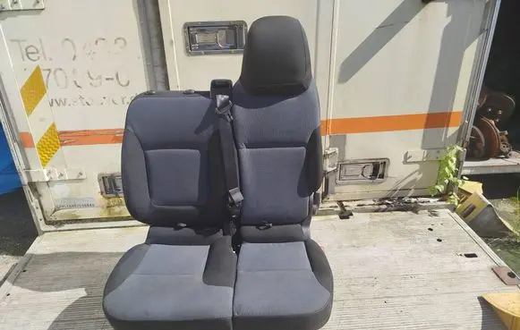 Opel Vivaro Front double seat 