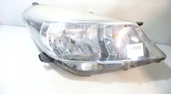 Toyota Yaris Headlight/headlamp