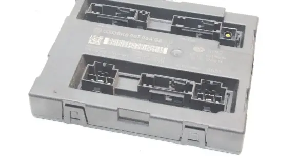 Audi A4 S4 B8 8K Central body control module 8K0907064GB