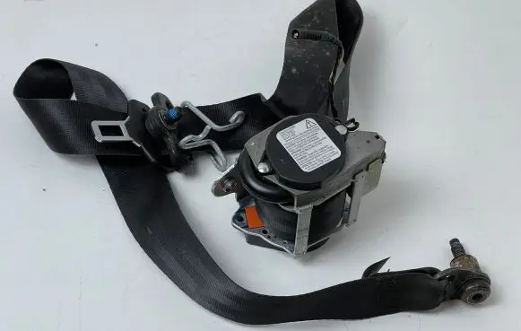 Ford Focus Front seatbelt 617232000 006R000
