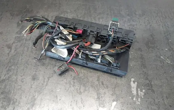 Mercedes-Benz C W203 SAM control unit 2095451501