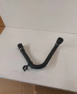 Coolant pipe/hose