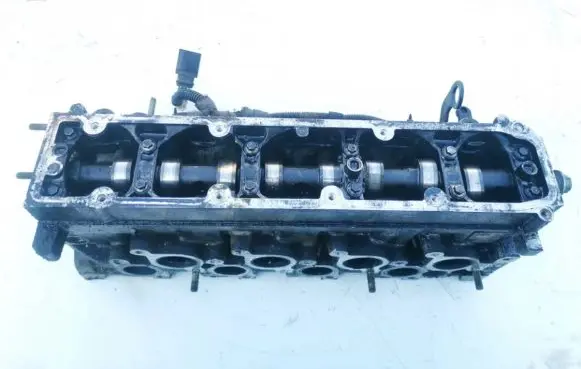 Citroen C5 Engine head 9634963010