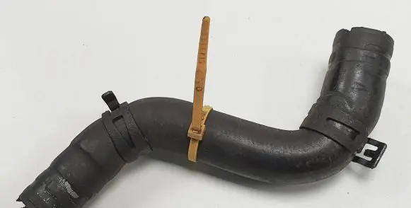 Jaguar XF X250 Engine coolant pipe/hose