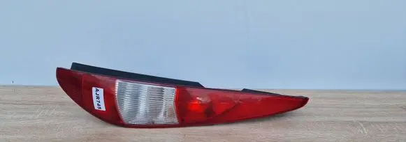 Ford Mondeo Mk III Rear/tail lights 1S71-13404-C