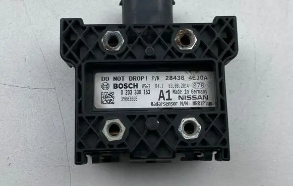Nissan Qashqai Distronic sensor radar 284384EJ0A 0203300163