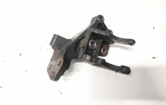 Toyota Avensis T250 Engine mounting bracket 123150r012