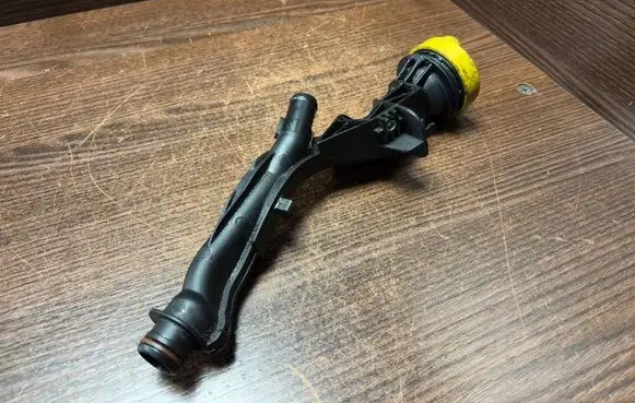 Renault Trafic II (X83) Oil fill pipe 8200809265