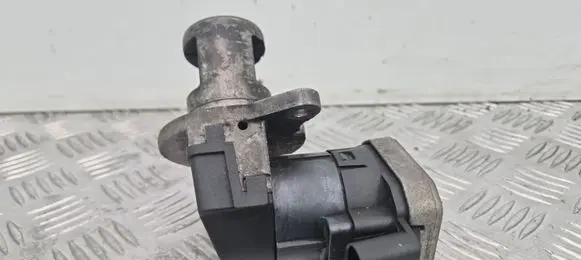 Mercedes-Benz C W204 EGR valve A6461401760 00005320C5 AC5073161907