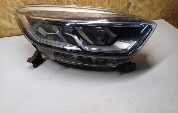 Renault Captur Headlight/headlamp 01297706 260107244R 0129770600373119