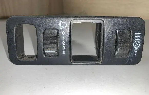 Mitsubishi Space Star Headlight level height control switch MR740608 09118