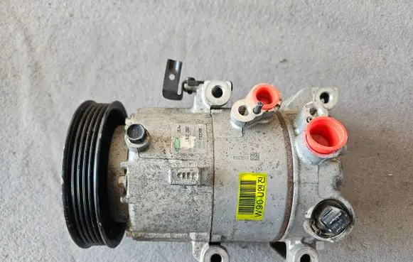 KIA Soul Air conditioning (A/C) compressor (pump) F500FGDCA08 FGDCA08