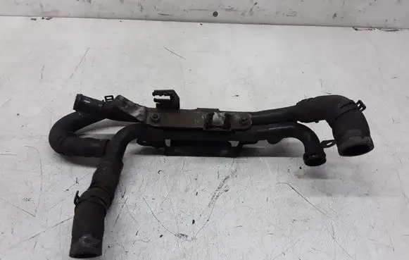 Volkswagen PASSAT B6 Engine coolant pipe/hose