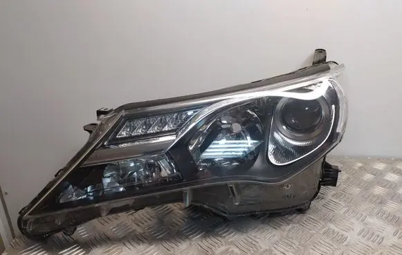 Toyota RAV 4 (XA40) Headlight/headlamp