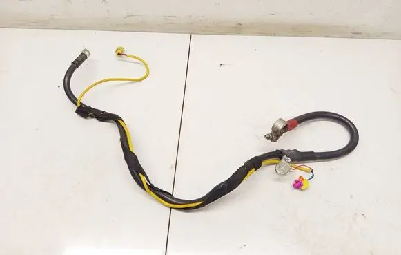 Audi A6 S6 C6 4F Positive cable (battery) 