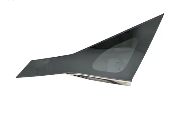 Nissan Qashqai J12 Rear side window 833006UA0A